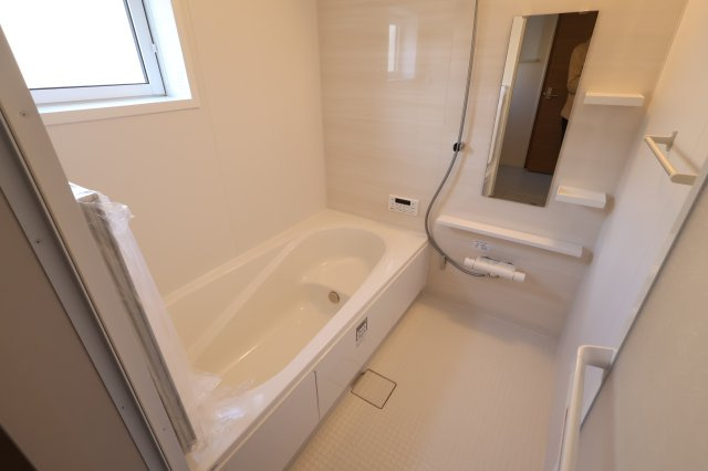 《仲介手数料無料》緑区大字中尾431(5号棟)新築一戸建てブルーミングガーデンの浴室|撮影日 2025年11月20日 15:20 晴れ