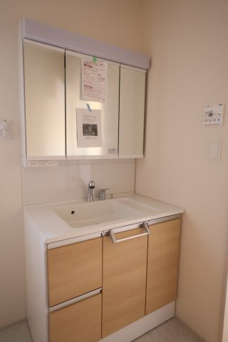 《仲介手数料無料》緑区大字中尾431(5号棟)新築一戸建てブルーミングガーデンの独立洗面台|撮影日 2025年11月20日 15:20 晴れ