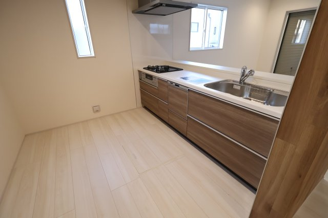 《仲介手数料無料》緑区大字中尾431(5号棟)新築一戸建てブルーミングガーデンのキッチン|撮影日 2025年11月20日 15:20 晴れ