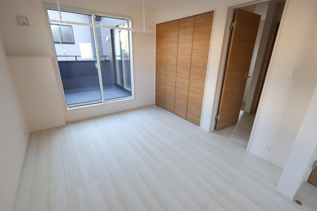 《仲介手数料無料》緑区大字中尾431(5号棟)新築一戸建てブルーミングガーデンの洋室|撮影日 2025年11月20日 15:20 晴れ