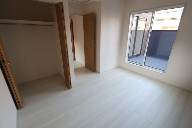 《仲介手数料無料》緑区大字中尾431(5号棟)新築一戸建てブルーミングガーデンの洋室|撮影日 2025年11月20日 15:20 晴れ