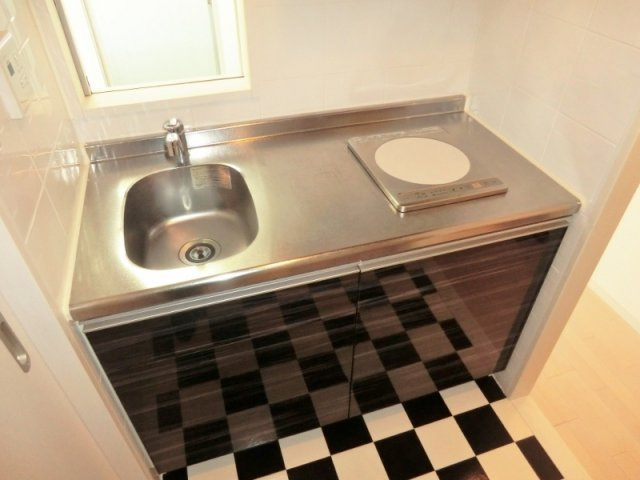 Ｃａｒｏ東仲町のキッチン|☆１口クッキングヒーター付きです。☆