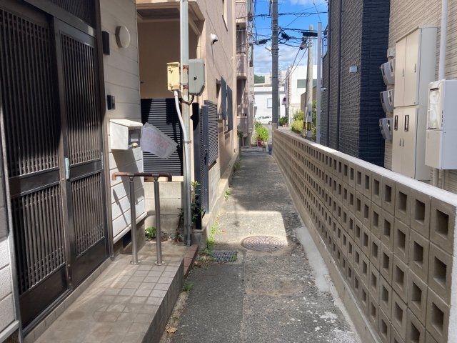 【前面道路含む現地写真】の画像