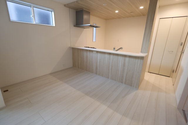 《仲介手数料無料》緑区大字中尾431(7号棟)新築一戸建てブルーミングガーデンの居間・リビング|撮影日 2025年11月20日 15:30 晴れ