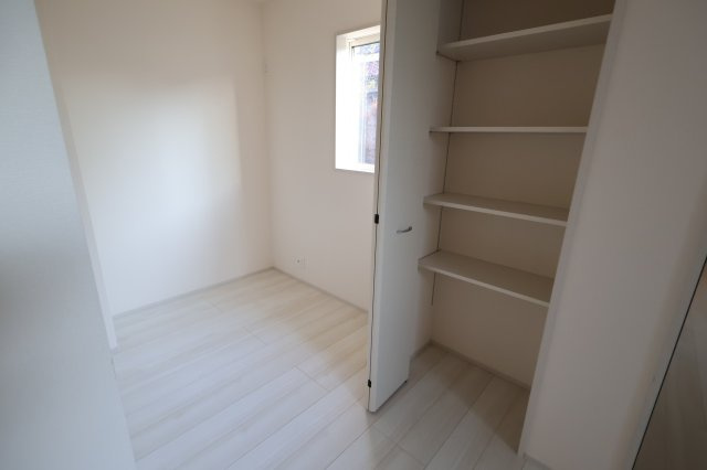 《仲介手数料無料》緑区大字中尾431(7号棟)新築一戸建てブルーミングガーデンの収納|撮影日 2025年11月20日 15:30 晴れ