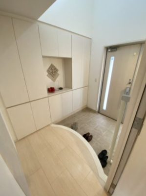 【玄関】 | 江川中古戸建 | ゆったり空間の玄関