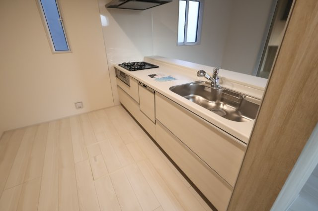 《仲介手数料無料》緑区大字中尾431(9号棟)新築一戸建てブルーミングガーデンのキッチン|撮影日 2025年11月20日 15:40 晴れ