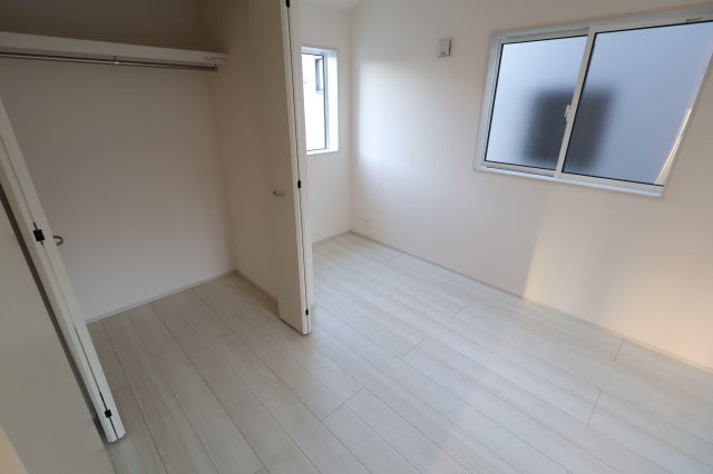 《仲介手数料無料》緑区大字中尾431(9号棟)新築一戸建てブルーミングガーデンの洋室|撮影日 2025年11月20日 15:40 晴れ