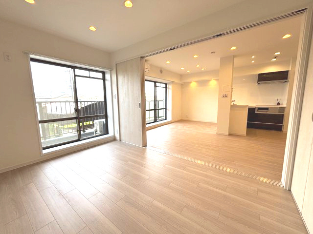 新座市野火止　中古マンション「ネオ・アーバン新座」の居間・リビング|おしゃれなリビングです