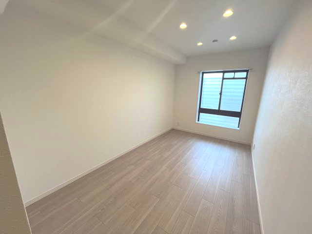 新座市野火止　中古マンション「ネオ・アーバン新座」の洋室|スタンダードな洋室です