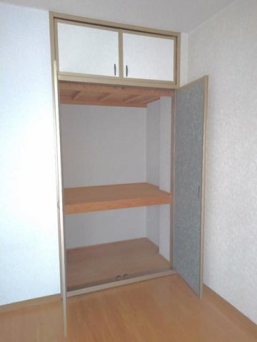 ヒルズ栗林Ａの収納