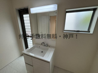 【独立洗面台】 | 神戸市須磨区北落合4丁目　新築戸建1号棟　仲介手数料無料！ | 独立洗面化粧台付き