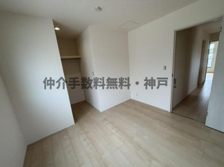 【洋室】 | 神戸市須磨区北落合4丁目　新築戸建1号棟　仲介手数料無料！ | 広々とした洋室です