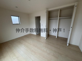 【洋室】 | 神戸市須磨区北落合4丁目　新築戸建1号棟　仲介手数料無料！ | 使い勝手のいい洋室です