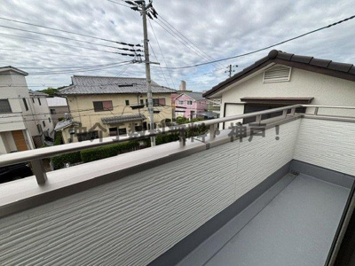 【バルコニー】 | 神戸市須磨区北落合4丁目　新築戸建1号棟　仲介手数料無料！ | バルコニーがあります