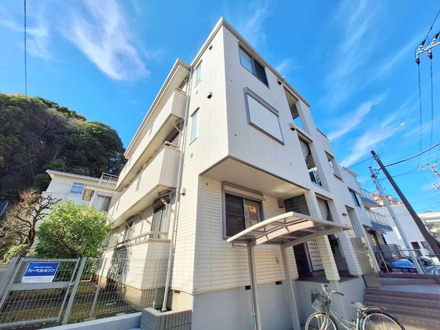 カーザ飯山の外観|耐震耐火性に優れた旭化成へーベルメゾン　便利な宅配BOX付