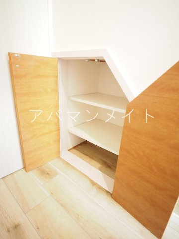 【玄関】 | 玄関廊下にある収納です