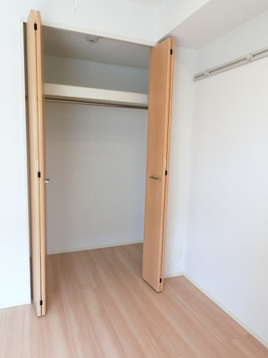 【洋室】 | ラ・サンテ　Ａ