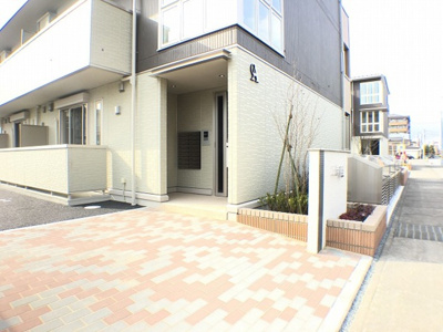 【エントランス】 | ラ・サンテ　Ａ