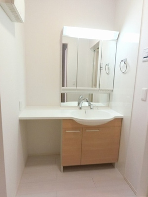 【洗面所】 | ラ・サンテ　Ａ