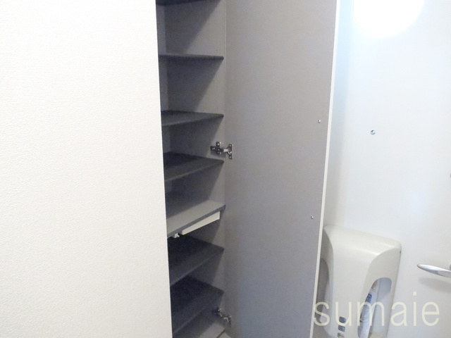 パルズ　プレイスの玄関|綺麗に並べられるシューズボックスです♪