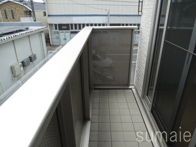 パルズ　プレイスのバルコニー|しっかりとした造りのバルコニーです♪