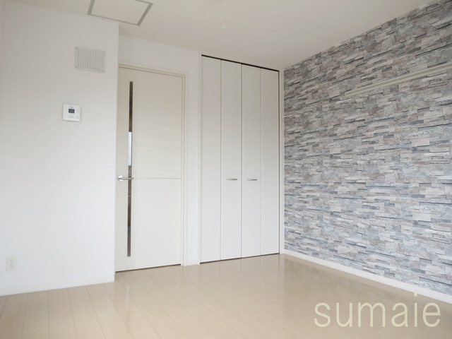 パルズ　プレイスの洋室|とってもオシャレなアクセントクロス(#^.^#)