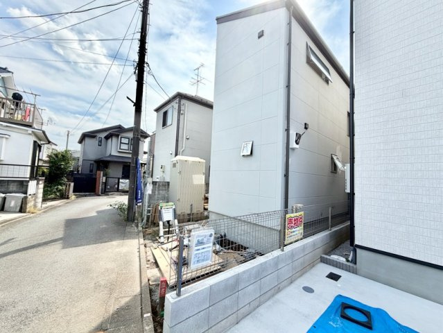 【前面道路含む現地写真】 | 新築戸建て