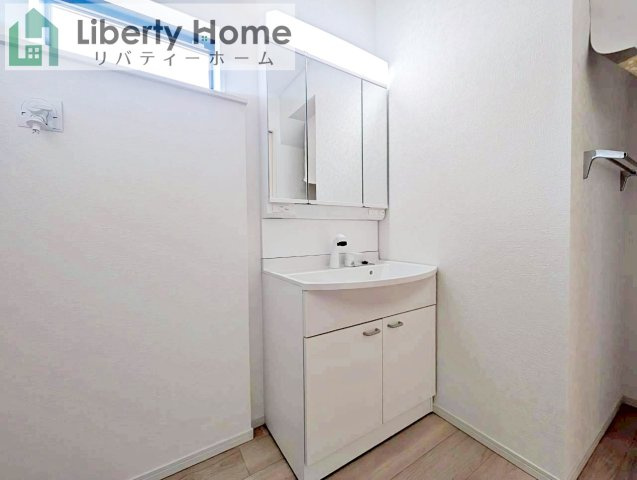 水戸市河和田町第3　新築戸建　12号棟の独立洗面台