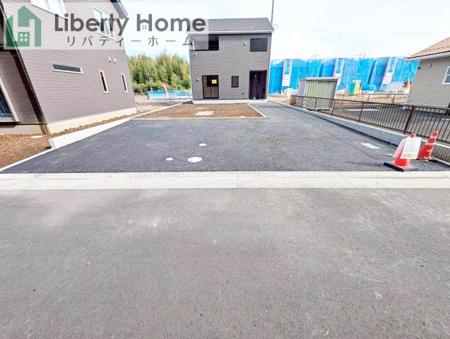 水戸市河和田町第3　新築戸建　12号棟の駐車場