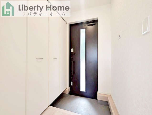 水戸市河和田町第3　新築戸建　12号棟の玄関