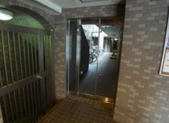 アーバンアメニティ中野のエントランス