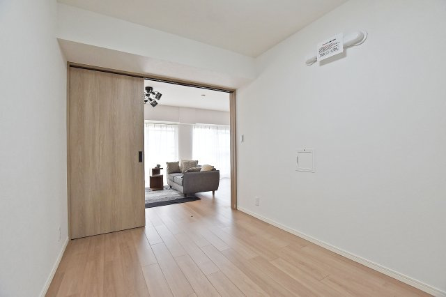 財形吹田ハイツの洋室|-洋室約5.5帖-