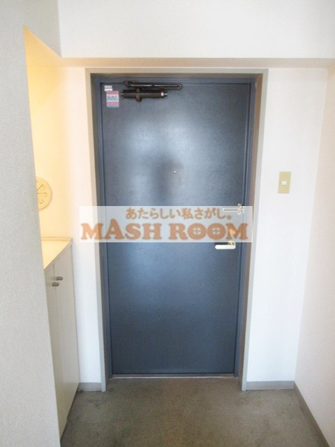 メゾンムラタの玄関