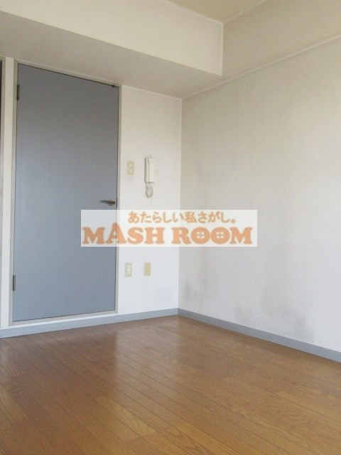 メゾンムラタの居間・リビング