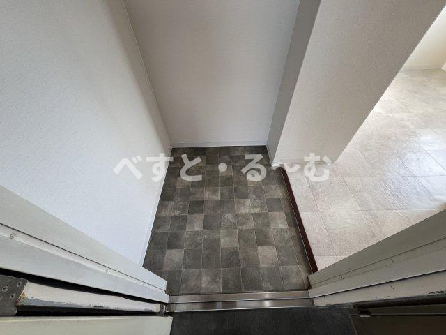 シャトルウッドの玄関