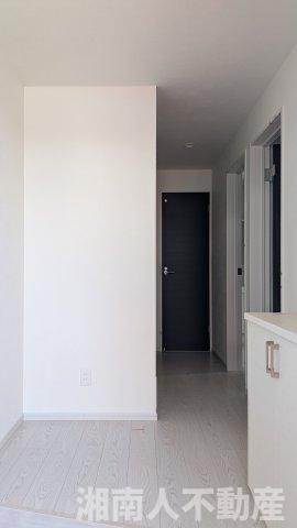 藤沢市片瀬１丁目２７７－１２新築戸建ての玄関|シンプルで使いやすい玄関です