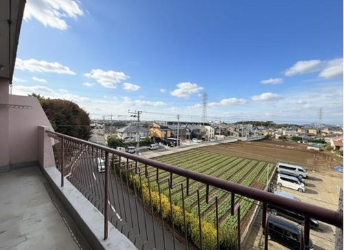 いづみハイツ滝不動5号棟のバルコニー|眺望良好です