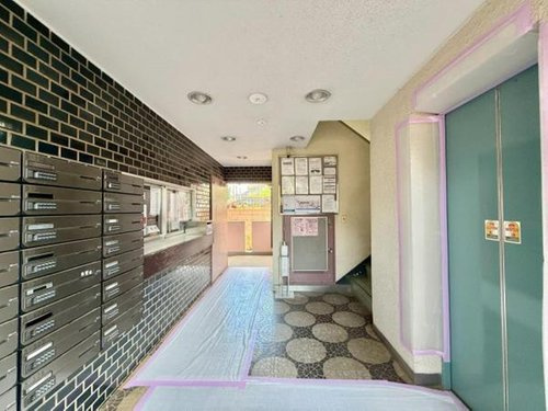 いづみハイツ滝不動5号棟のエントランス|エントランスです