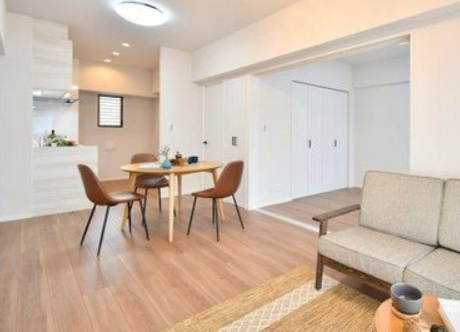 ベルドゥムール春日部の居間・リビング|12.9帖のゆったりとしたリビング