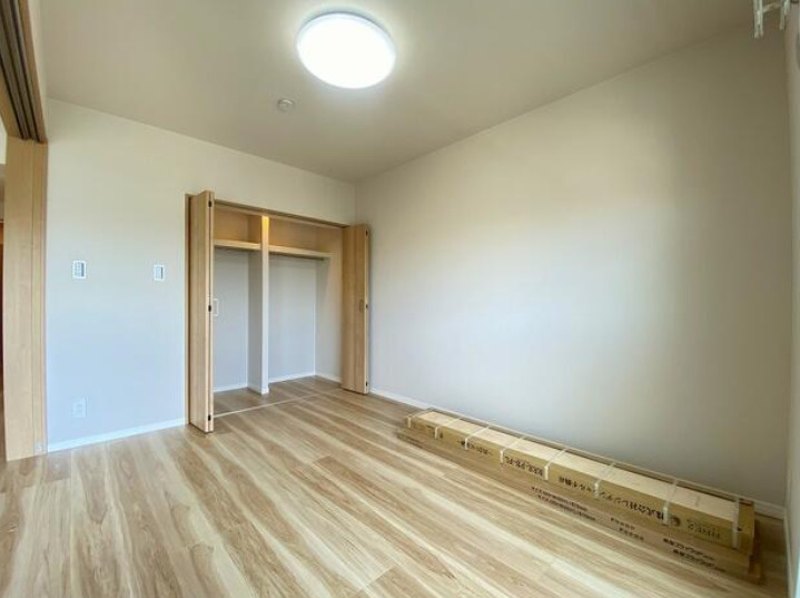 東大宮ローヤルコーポの洋室|コンパクトで使いやすい洋室です