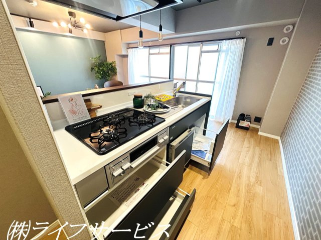 【キッチン】 | メゾン第２新大阪 | キッチンスライド式収納