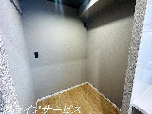 【キッチン】 | メゾン第２新大阪 | キッチンパントリー／冷蔵庫置場としてもぴったり！生活感を隠せます！