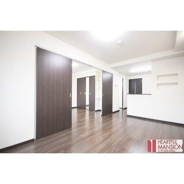 ハートフルマンション上野の居間・リビング