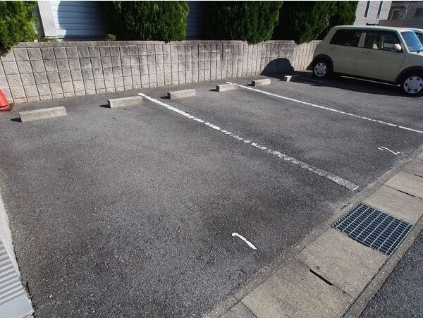 アクアヴィータの駐車場