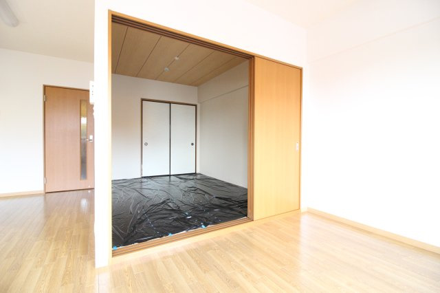 ラヴィアン八千代の和室