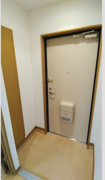 カロン尺口の玄関