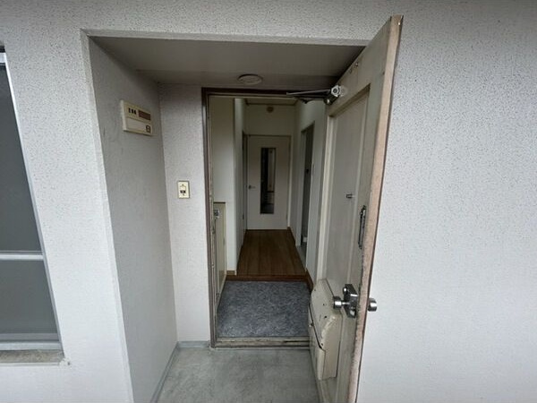 レジデンス小沢の玄関