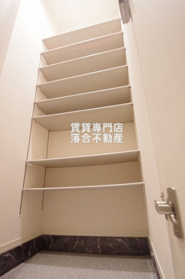 【玄関】 | オークスアレイ相模原中央 | たっぷり収納可能なウォークインシューズクローゼット♪