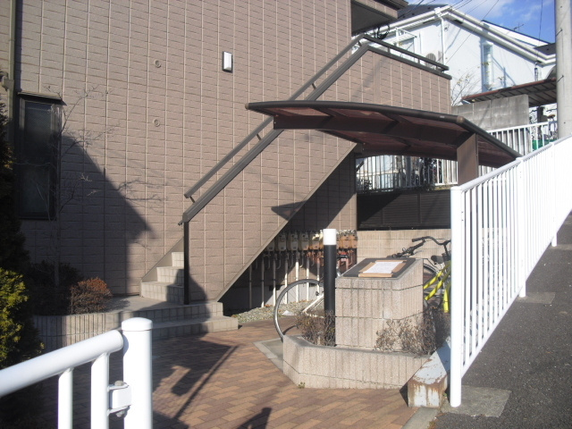 メゾン山手のエントランス